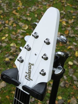Gibson Flying-V Government Series II White 2013 (37).JPG