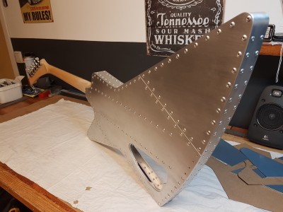 Explorer guitar in aluminium 002.jpg